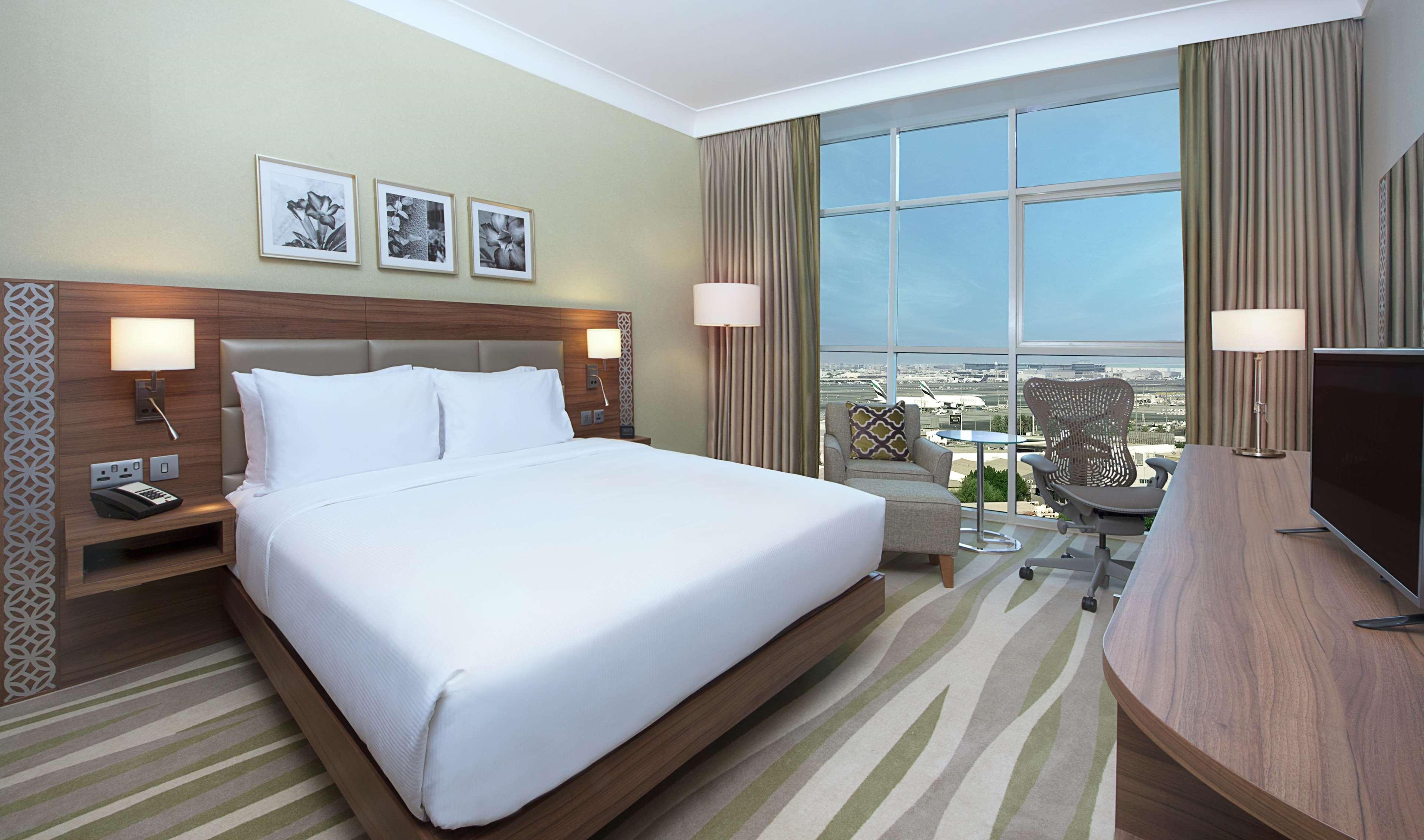 Hilton Garden Inn Dubai Deira Eksteriør billede