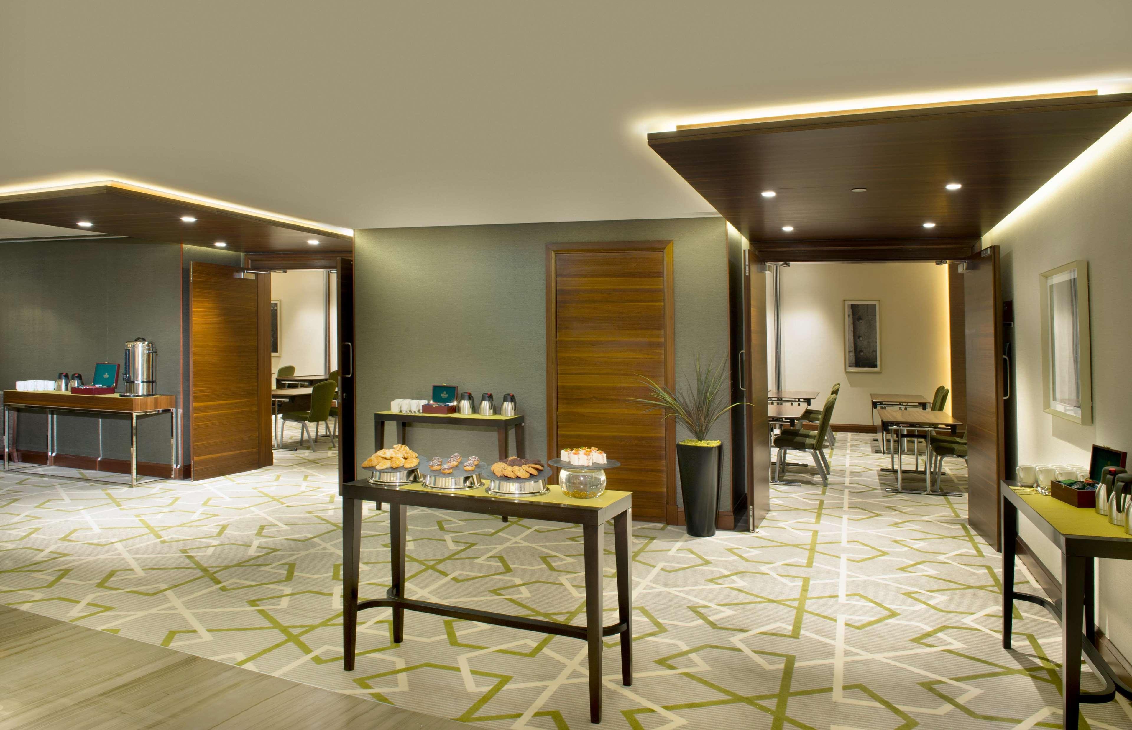 Hilton Garden Inn Dubai Deira Eksteriør billede