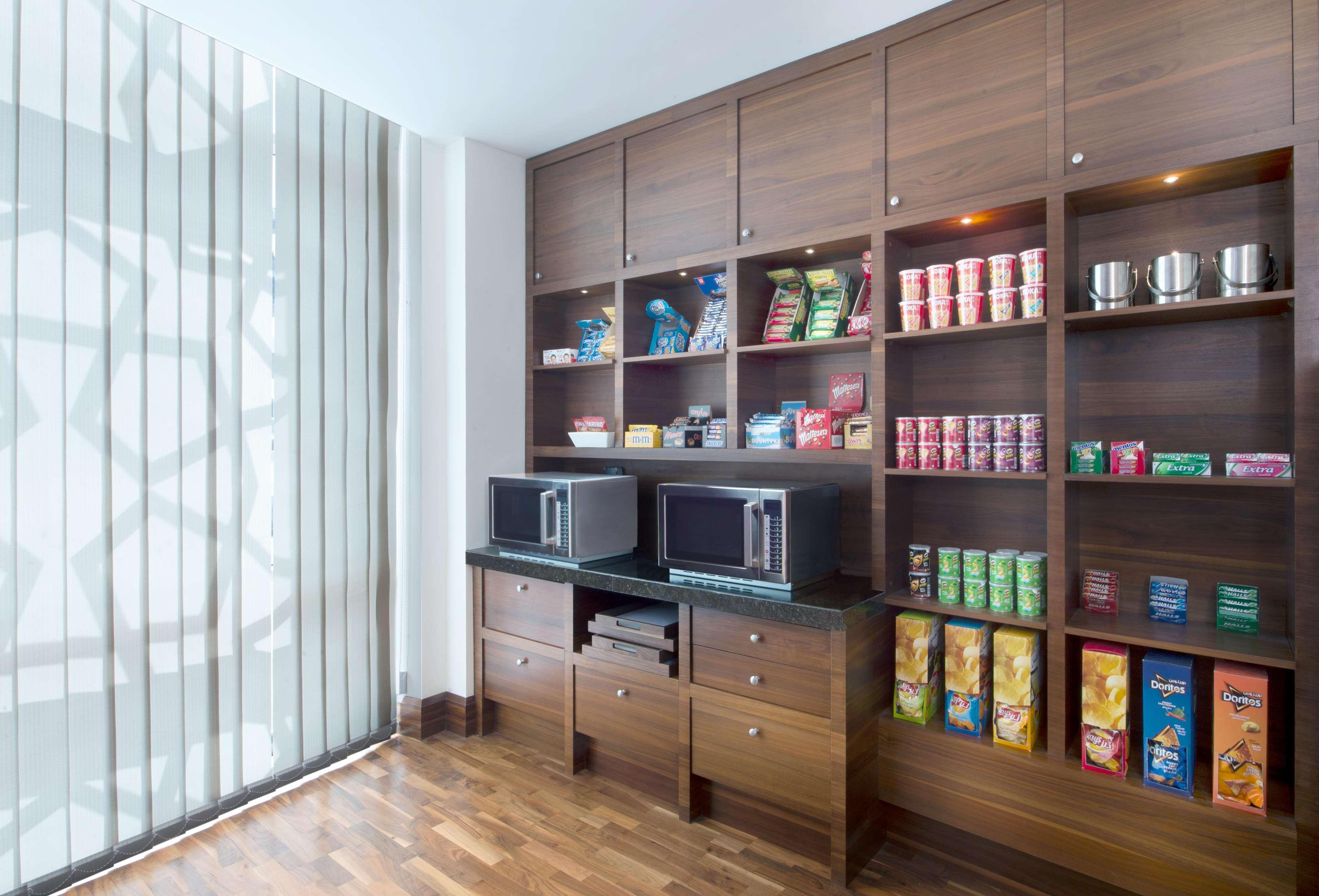 Hilton Garden Inn Dubai Deira Eksteriør billede