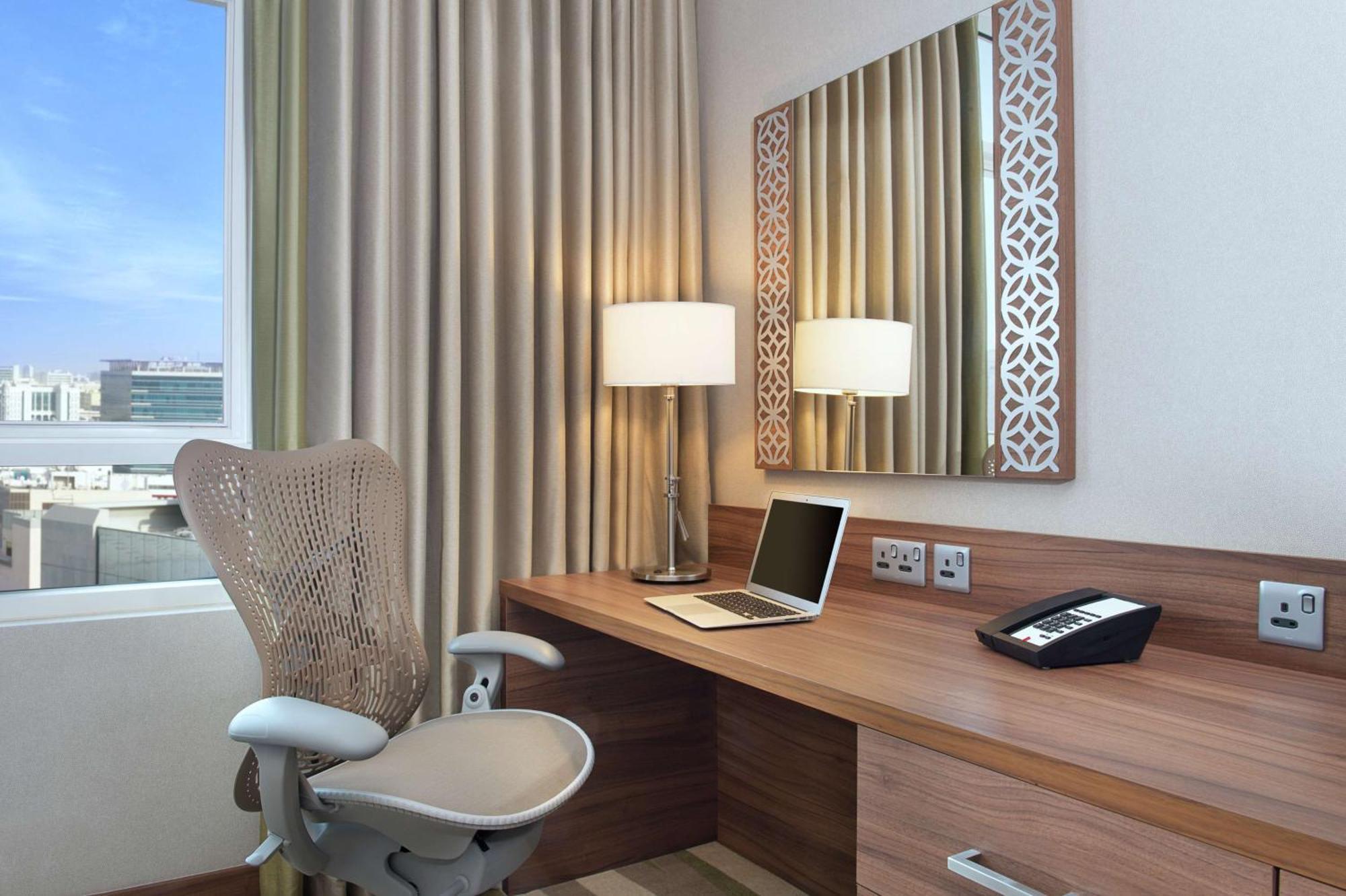 Hilton Garden Inn Dubai Deira Eksteriør billede